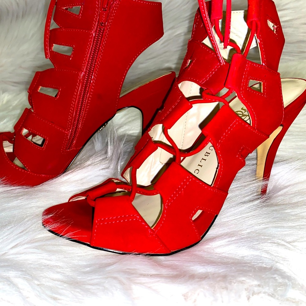Red heels - Picture 2 of 4